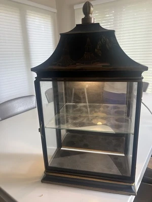 Antiguo gabinete de curiosidades pagoda Foto 1 de 3