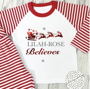 personalisierter Kinder Weihnachts Schlafanzug Familie Kinder Pyjama glaubt - Bild 1 von 5