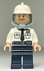 Lego sh320 SECURITY GUARD (Fire Helmet) Batman Movie Minifigure FAST SHIPPING! - Picture 1 of 4