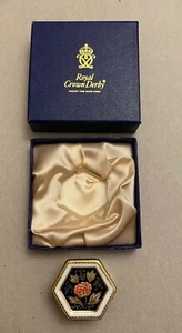 Vintage Royal Crown Derby English Bone China Trinket Pill Box Lid Original Box💗 - Picture 1 of 6