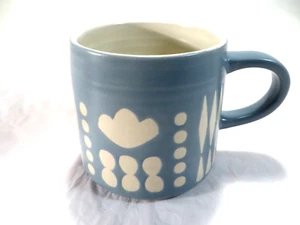 Taza de café Danica Studio azul claro formas crema 3,5"h 3" diámetro - Imagen 1 de 4