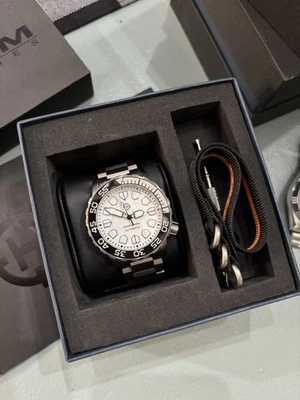 Автоматические дайверские часы Helm Khuraburi титановый белый циферблат 42 мм Microbrand - Изображение 1 из 4