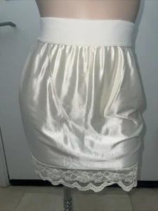Vintage Victoria's Secret Slip Gold Label Second Skin Lace Trim Ivory Sz L - Picture 1 of 15