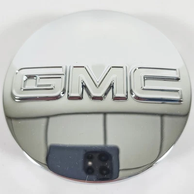 ONE 2014-2017 GMC Sierra 1500/Yukon 3 1/4" tapa central cromada # 20942032-C usada Foto 1 de 4