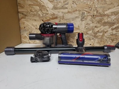 Reconditioned Dyson V8 Cordless handheld vacuum cleaner - Image 1 of 4