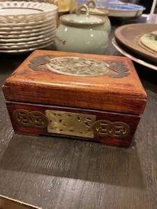 Vintage Chinese Wood Box With Mother Of Pearl Inlay And Brass - Picture 1 of 8
