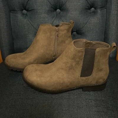 Bota Chelsea Sonoma Goods For Life Cilantro para mujer talla 7,5 gamuza oliva Foto 1 de 4