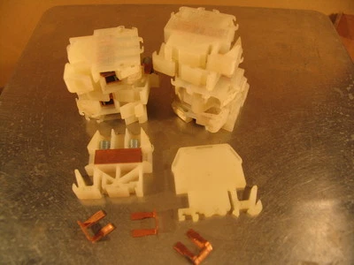 12 SQUARE-D Contact Blocks,22-8ga.Solid wire connectors w/1 End Cover+3 Shorts! - Image 1 of 2