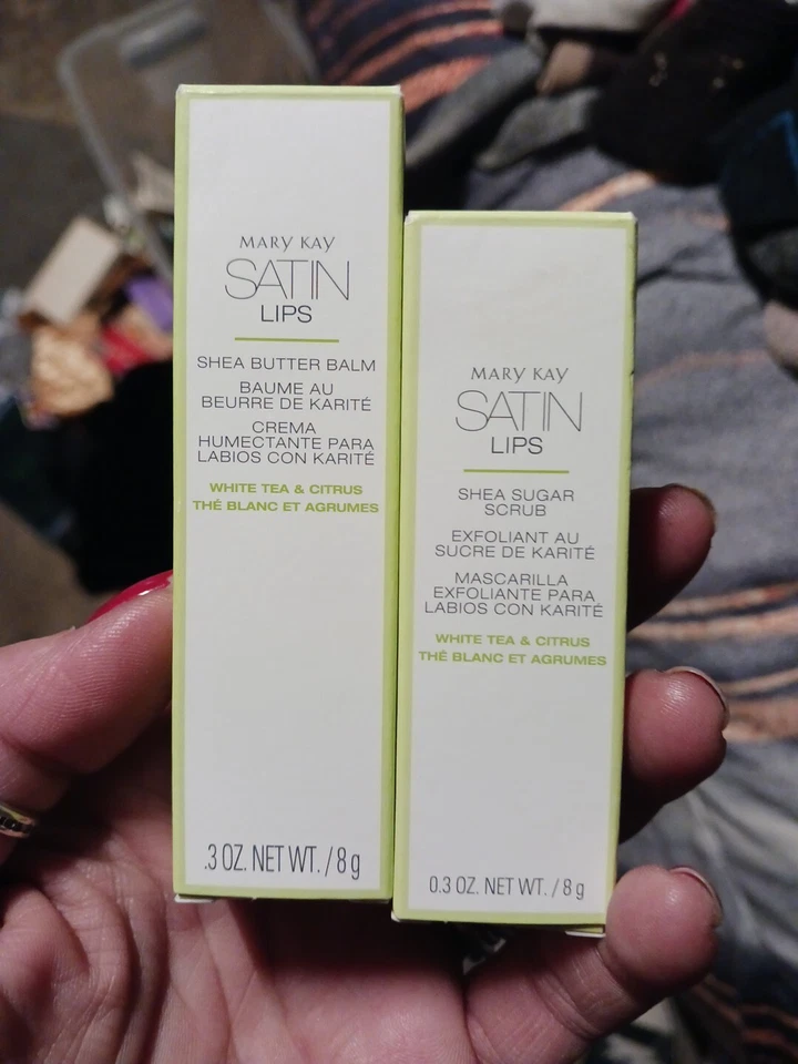 Juego de labios satinados y té blanco Mary Kay ~ Nuevo en caja ~ Bálsamo de manteca de karité ~ Exfoliante de azúcar de karité Foto 1 de 1