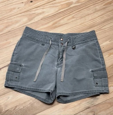 Pantalones cortos Lee Riders para mujer verde gris frente plano tiro medio talla 8/10” Foto 1 de 4