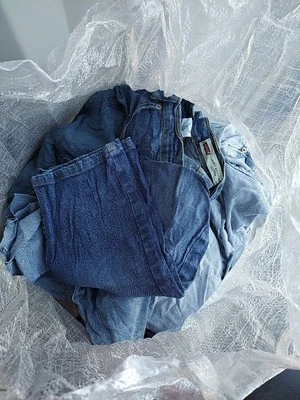Levis Denim Scrap Material Cotton 1.5kg Mixed Colour Upcycling Craft Sewing - Image 1 of 4
