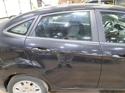 2014 Fiesta Right Passenger Side Rear Door Assembly Color: Black Uh Foto 1 de 4