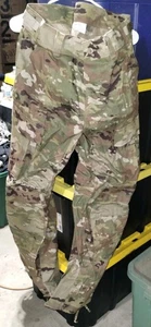 Neu mit Etikett OCP Combat Pants Advanced mit integrierten Kniepolstern Größe Medium Regular - Bild 1 von 17