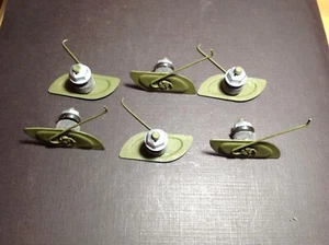 6 pcs 1954 1955 1956 Oldsmobile rear fender moulding clips NORS 4637277 4730773 - Picture 1 of 11