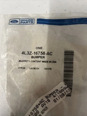 Lincoln Genuine Ford OEM 06-08 Mark LT-Grille Bumper 4L3Z16758AC - Image 1 of 2