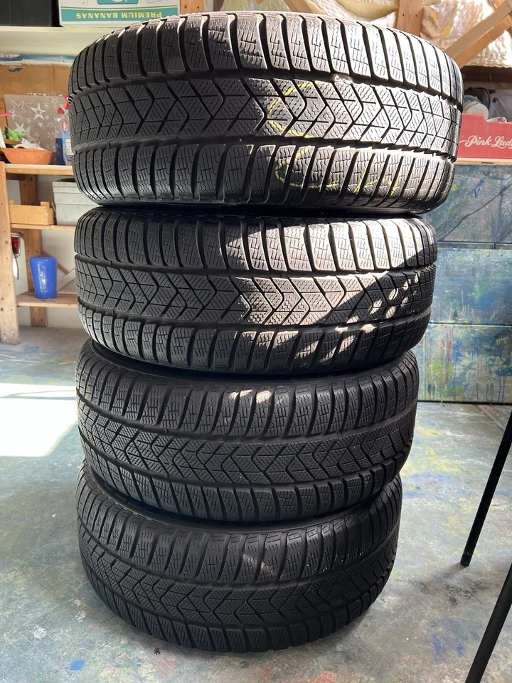 4PKW Winterreifen Pirelli Winter Sottozero 3,   245/45 R18 100V, (RSC) , RUNFLAT - Bild 1 von 4