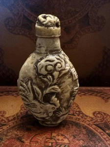 Botella china vintage de tabaco/opio tallada gallo y loto - Imagen 1 de 5