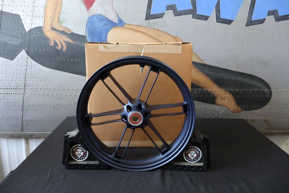 G0110.02A8AYCR NEW OEM 2003-2010 BUELL XB1125R/CR FRONT WHEEL DIAMOND BLUE - Image 1 of 4