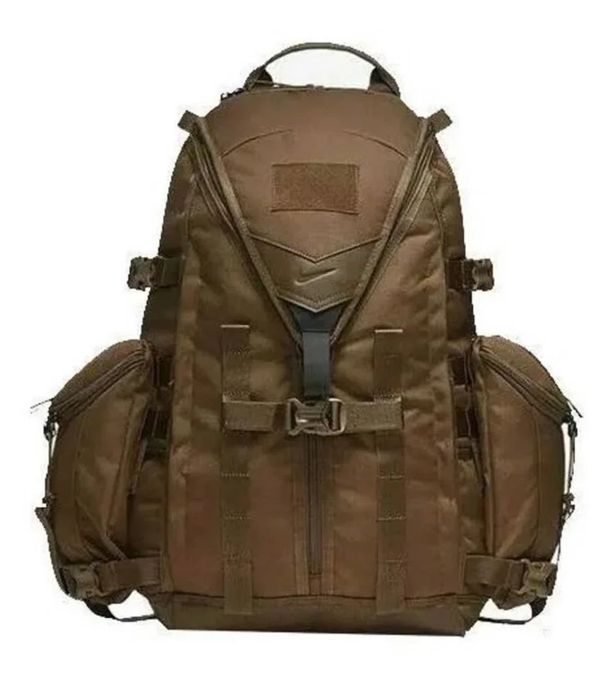 Mochila Nike SFS Militar Marrón Responder, Elegante, Grande con Compartimentos Foto 1 de 4