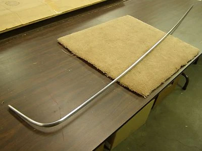 Nuevo de Lote Original Ford 1972 Lincoln Town Car 4 puertas cuarto moldeado diestro acabado cepillado Foto 1 de 4