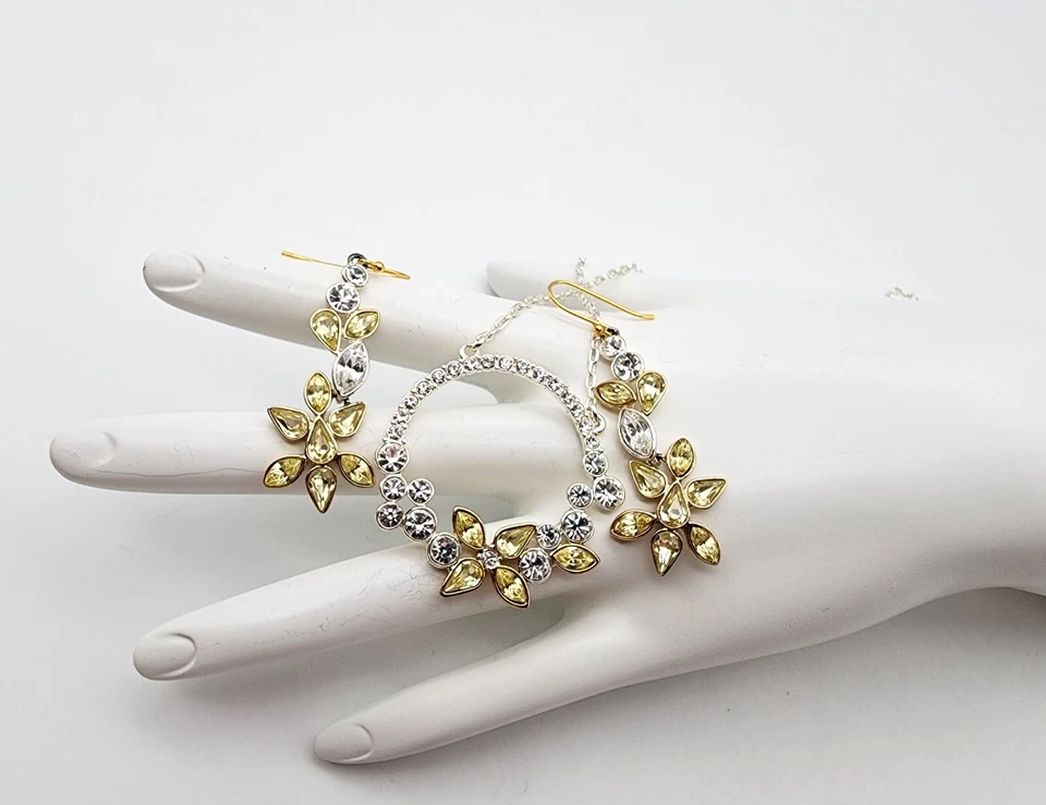 SIGNED GIVENCHY YELLOW & CLEAR CZ FLOWER WREATH 16-18" NECKLACE & EARRINGS SET ! - Image 1 of 4