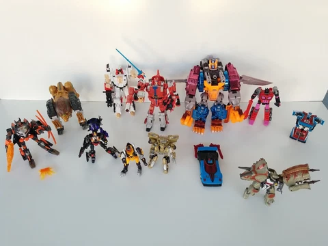 Transformers Beast Wars AND TRANSFORMERS AWESOME  LOT OF 12 DISPLAYED ONLY Cover