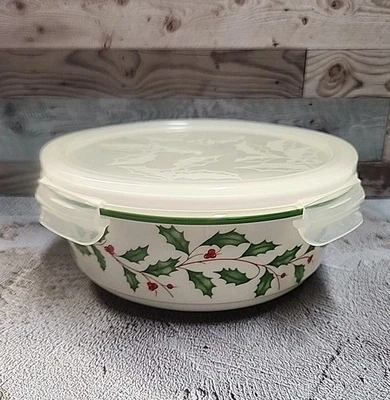 LENOX HOLIDAY Holly Berry SERVE & STORE Bowl W/LOCKING LID #815874 - Image 1 of 4