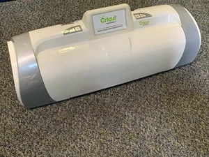 Cricut Expression 2 machine New Open Box Fast shipping - Picture 1 of 7