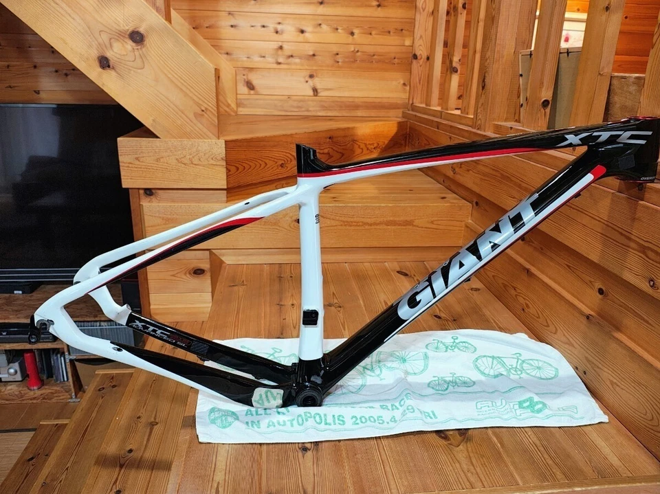 Quadro de carbono MTB Giant XTC Advanced SL 29er 2013 - Imagem 1 de 4