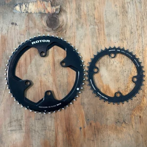 SET of Rotor Chainrings 11 Speed 53/39T 4-Bolt Asymmetrical 110mm BCD Road Black - Picture 1 of 3