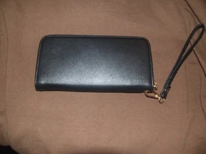 Womens Wristlet Wallet Black Leather - Picture 1 of 4