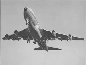 LUFTHANSA BOEING 747 VINTAGE ORIGINAL AIRLINE PHOTO LH GERMANY CH-346-6-68 - Picture 1 of 2
