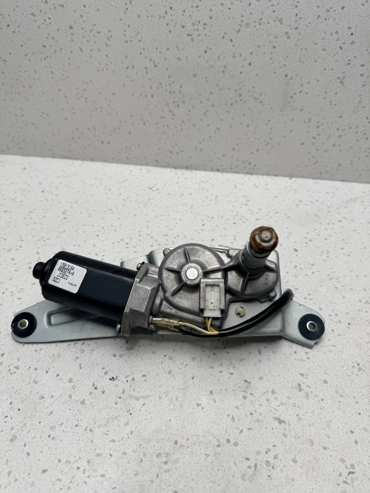 2005-2006 CHEVROLET EQUINOX Rear Window Wiper Motor 3 Prong Plug 15813164 OEM - Imagem 1 de 4