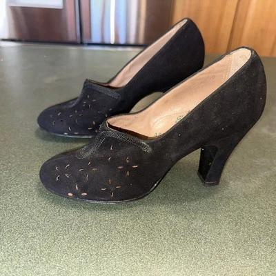 ZAPATOS DE CUERO DE GAMUZA NEGROS VINTAGE AÑOS 20 9” de largo. ¡¡Solo utilería de película!! Pie pequeño!! Foto 1 de 4