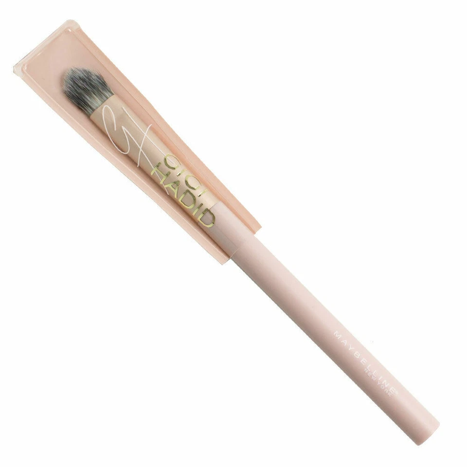 Maybelline Gigi Hadid Eye Contour Brush - Image 1 of 1