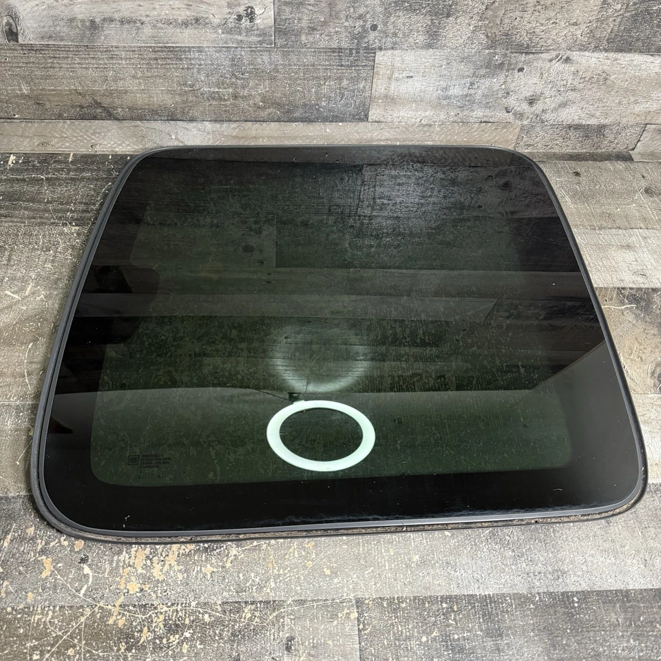 1999-2006 GMC Sierra Extended Cab Quarter Glass Window RH Right Rear Passanger - Image 1 of 4