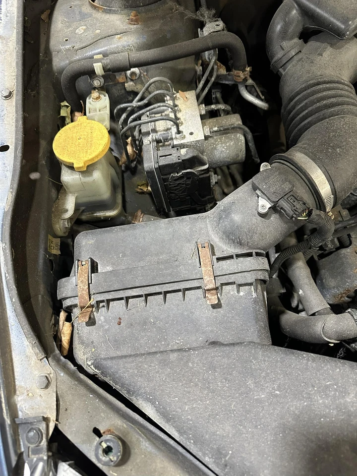 Used Air Cleaner Assembly fits: 2010 Subaru Impreza 2.5L w/o turbo Grade A - Image 1 of 4