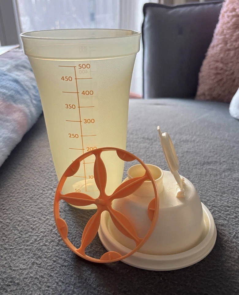 NEU !!! TUPPERWARE Backen Mix-Fix Schüttelbecher 21cm Höhe 500ml - Bild 1 von 1