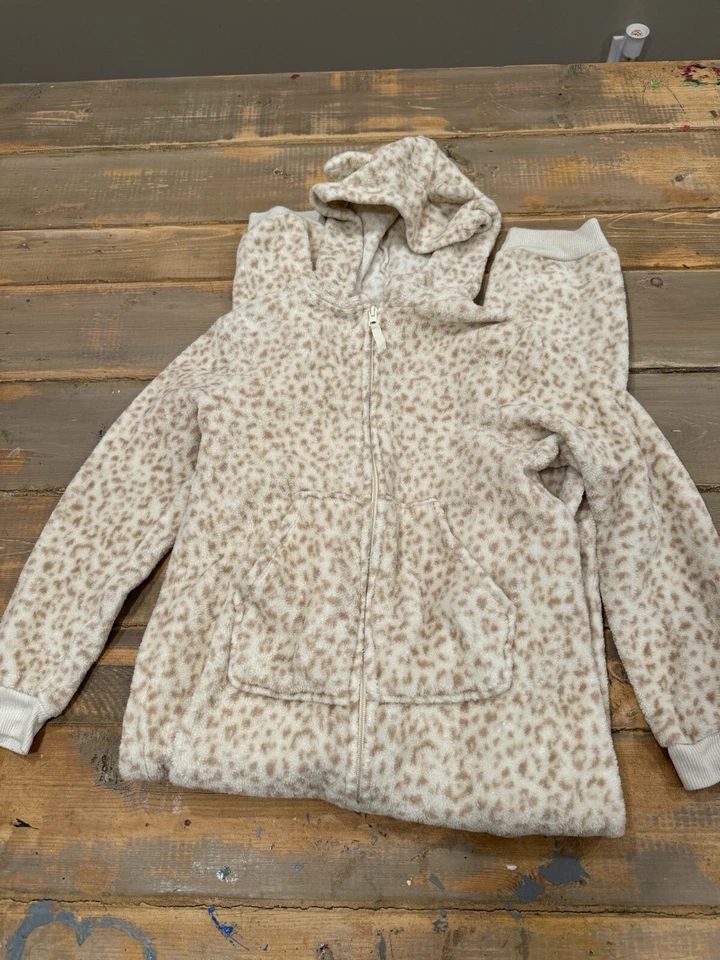 2 PARES De PIJAMAS GATO Y JACK TARGET UNA PIEZA NIÑAS XL 14 Navidad Y Leopardo Foto 1 de 4