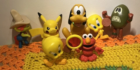 Bulk Lot Toys Figurines Tweety Pikachu Goofy Elmo Mixed Retro  7xfigurines Cover