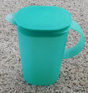 25-532 Tupperware Impressions Mini Small Slim Line Pitcher 2 Cup Creamer Syrup - Picture 1 of 7