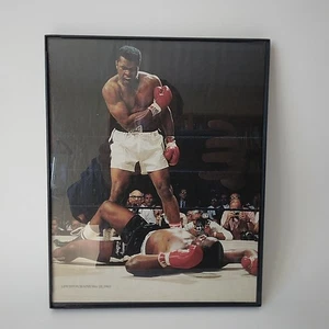 Foto de lucha Ali Vs. Liston enmarcada de 10" por 8" de página de revista - cubierta de plástico - Imagen 1 de 10