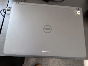 Dell latitude 3340 13.3" Laptop Intel Core i3-4030U 4GB 500GB Win 10 - Picture 1 of 15