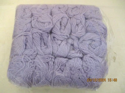 VINTAGE PANDA ELITE 8ply HOBBY KNIT YARN - 100% ACRYLIC - 20 x 20gm BALLS- LILAC - image 1 of 4