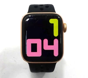 APPLE Watch Series 6 GPS - 40MM aluminiowa obudowa A2291 - różowe złoto - Zdjęcie 1 z 6