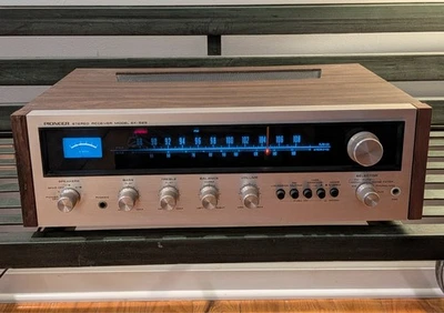 (c. 1973) Amplificador receptor estéreo AM/FM de 4 canales Pioneer SX-525 AUX + fono Foto 1 de 4