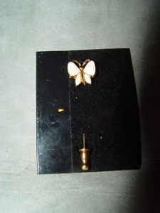 Schmetterling Stecknadel gemarkt Monet - Bild 1 von 3