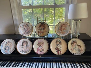 Jan Hagara Girl with a doll porcelain 8.5” Collector plates orig box - Picture 1 of 24
