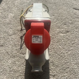 GEWISS 415V 16A 5 PIN 90 DEGREE WALL MOUNTED SOCKET IP44 GW62482 #10714 - Picture 1 of 4