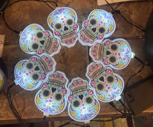 Sugar Skull String Light Day of the Dead Halloween Lights 4 ft 8 Count Battery - Picture 1 of 4